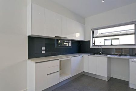 4/4 Harrison Street, - Photo 3