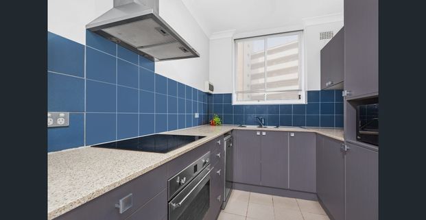 FULLY FURNISHED One Bedroom Apartment in a Convenient Location. - Photo 1