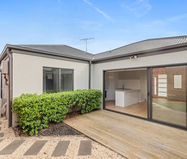 Modern unit! - Photo 6