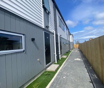 SUNNYVALE, 3 BEDROOMS - Photo 2