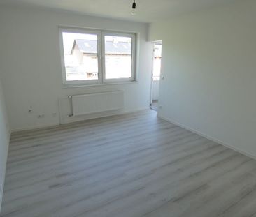 Hervorragende Erdgeschoss-Wohnung mit Balkon / komplett modernisiert - Photo 6