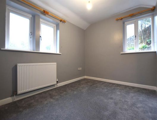 Elnor Lane, Whaley Bridge - Photo 1