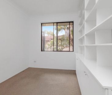 Recently Refreshed Apartment, Just A Stone's Throw From The Parrama... - Photo 2