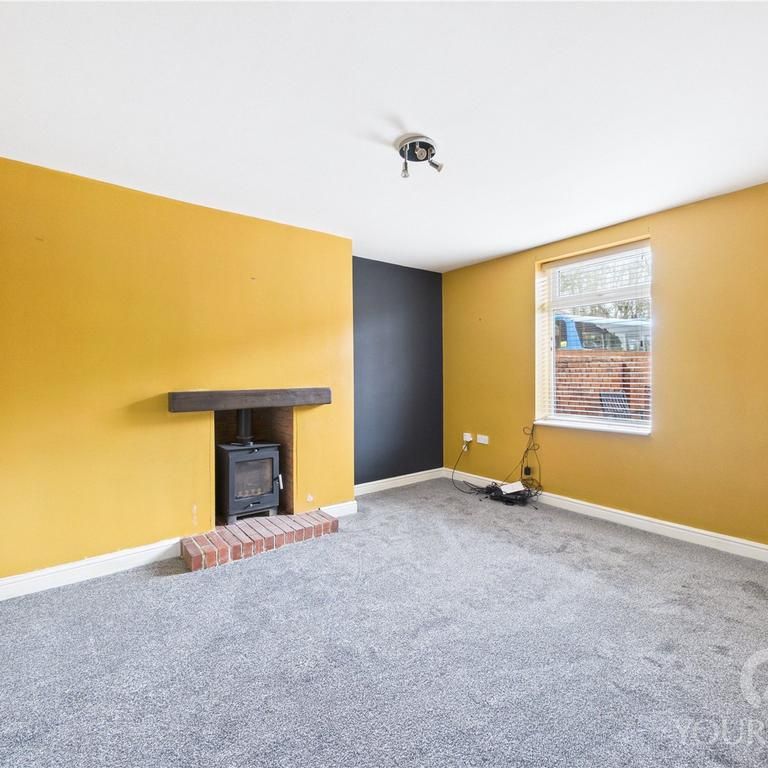 2 bedroom end of terrace house to rent - Photo 1