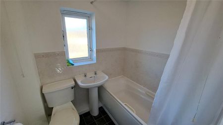 2 bedroom semi-detached house to rent - Photo 3