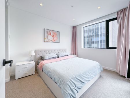 Stunning Fully Furnished 3-Bedroom Apartment in the Heart of Bondi Junction - Photo 5