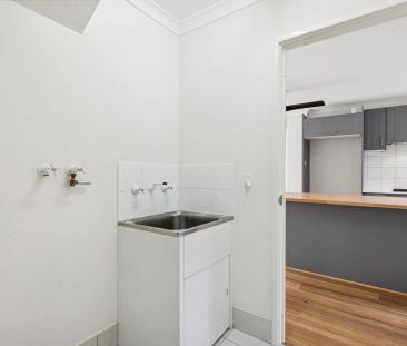 Spacious Terrace Townhouse in the Raphael Park Precinct - Photo 5