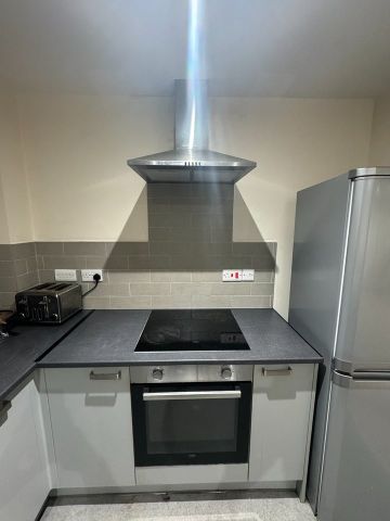 2 Bed Flat, Jackson Crescent, M15 - Photo 5