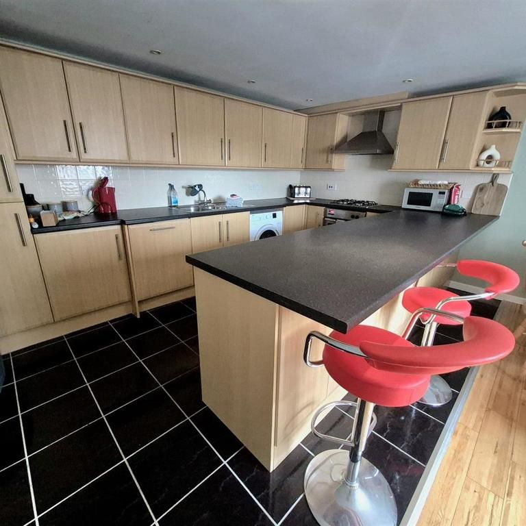 3 bedroom barn conversion to rent - Photo 1