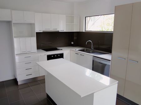 Two Bedroom Apartment - Photo 2