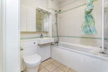 House to rent - Photo 2