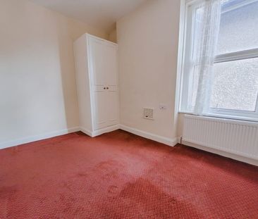 1 Bed Flat, Brigstock Road, CR7 - Photo 4