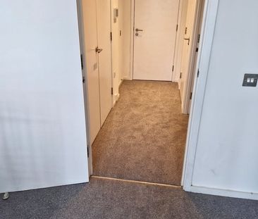 Studio Flat, Michigan Building, E14 - Photo 6