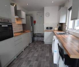 1 bedroom property to rent in Southend On Sea - Photo 4