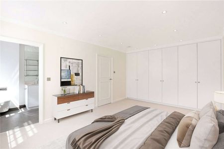 An unfurnished beautifully presented family house in Holland Park. - Photo 3
