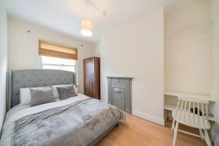 3 bedroom flat to rent - Photo 3