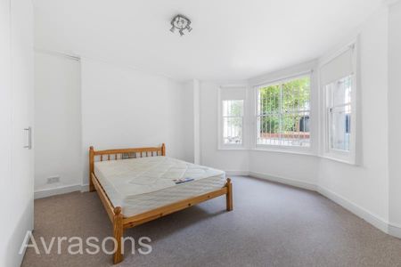 4 bedroom flat to rent - Photo 3
