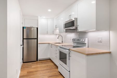 For Lease - 329 Gallantry Way, Stittsville - Munster - Richmond, Ontario - Photo 2