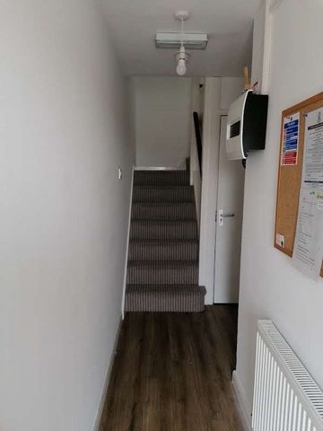 1 bed house / flat share to rent in Bennett Court - Photo 5