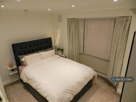 2 bedroom maisonette to rent - Photo 4