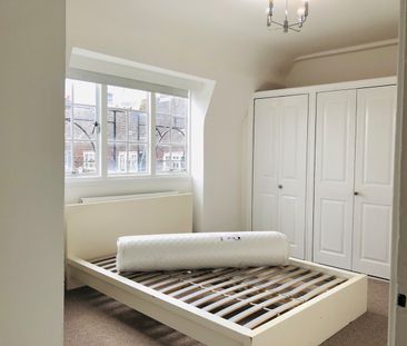 3 Bed Maisonette, Raleigh House, SW8 - Photo 5