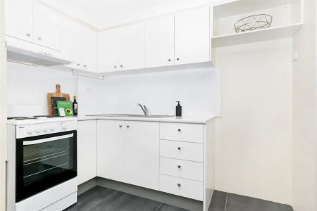 “Modern Apartment in Quiet, Elevated Complex” - Photo 5