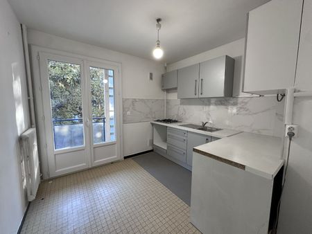 Location Appartement 4 pièces 75m² MONTPELLIER 34070 - Photo 4