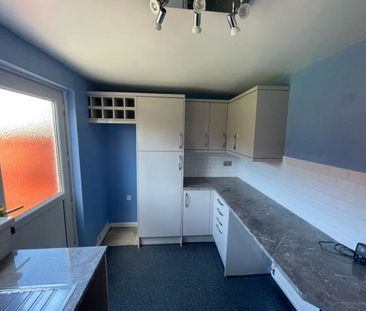 2 bedroom semi-detached house to rent - Photo 4
