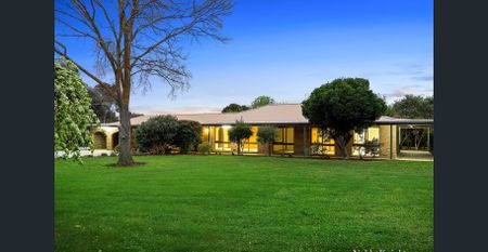 5 Bedroom House on Acreage in great location - Photo 5