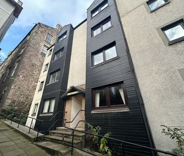 11/8 Bells Wynd, Old Town - Photo 2