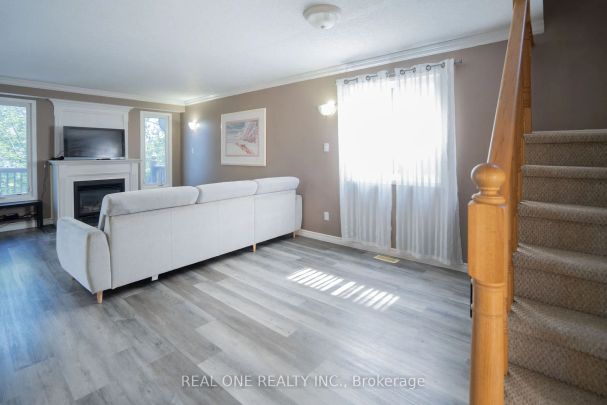 Detached Home For Lease | X8440516 - Photo 1