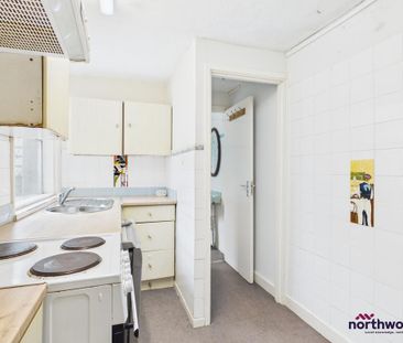 1 bedroom ground floor flat to rent - Photo 3