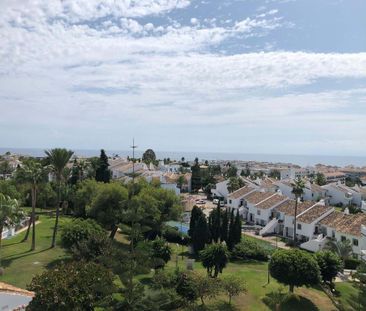 2 bedroom luxury penthouse for rent in Málaga, Spain - Photo 4