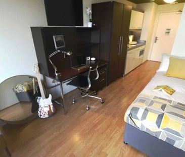 Bronze Studio - Photo 4