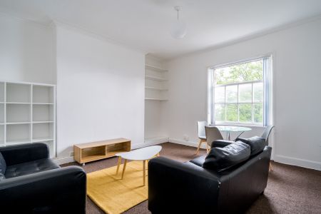 2 Bedroom Apartment - Photo 4