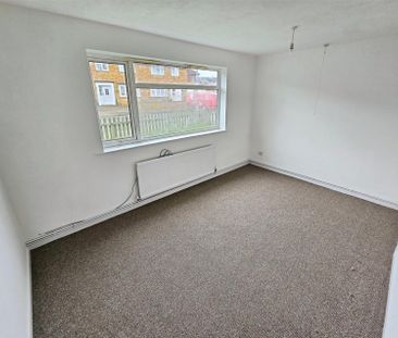 2 Bedroom Apartment to Rent in Hillary Road, Rushden, Northants, NN10 - Photo 4