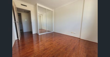 Bright & Spacious Apartment in Vibrant Location - Photo 4