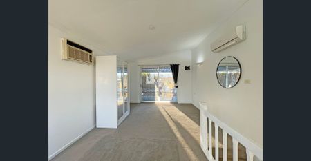 C21 CENTRAL WEST - 6852 3793 - Photo 2