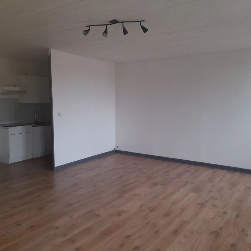 Location Appartement 2 pièces 59 m2 à Fontenay-le-Comte - Photo 1