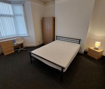 4 bedroom house share to rent - Photo 4