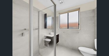 Sunlit Top-Floor Elwood Retreat with Stunning Sunset Views - Photo 3