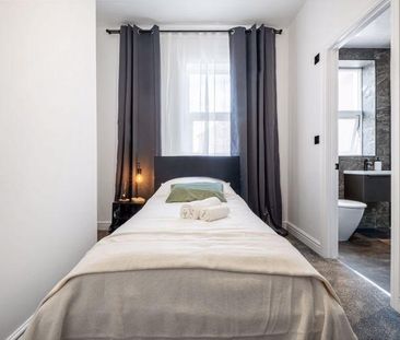 1 bedroom in a house share to rent - Photo 1