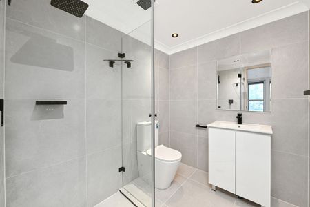 Cozy Newly Renovated 2 Bedroom Apartment !!! - Photo 5