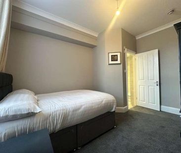 North Parade, YO30 - Photo 1