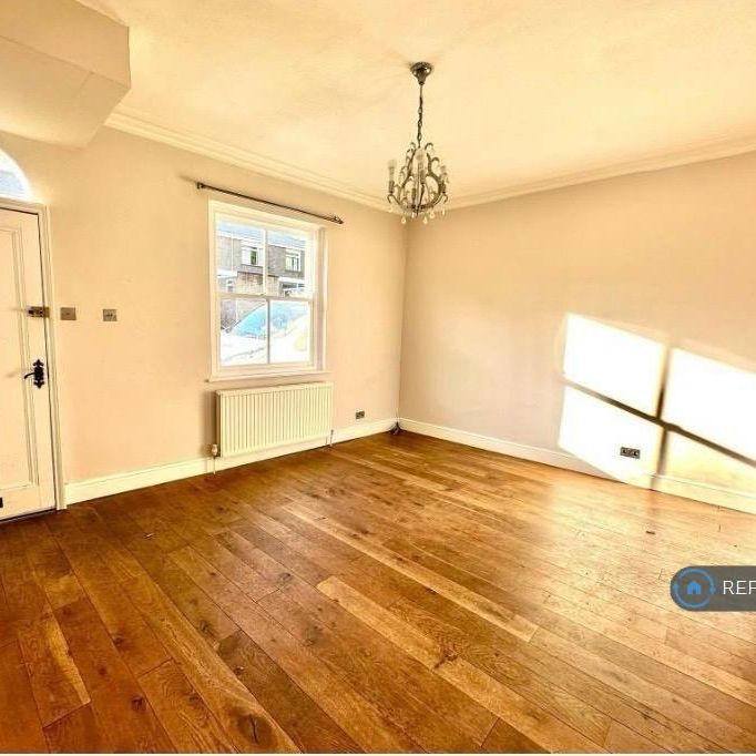 2 bedroom semi-detached house to rent - Photo 1