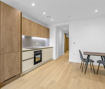 37 Clarendon Road, Watford - Photo 6