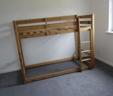 2 bedroom end of terrace house to rent - Photo 3