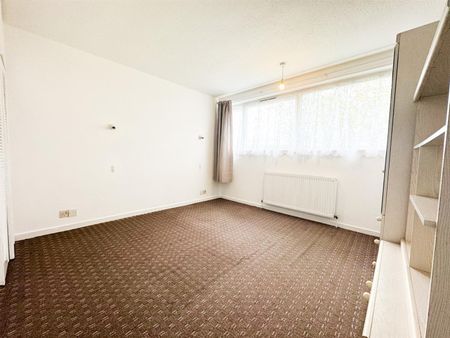 Woburn Court - Photo 3