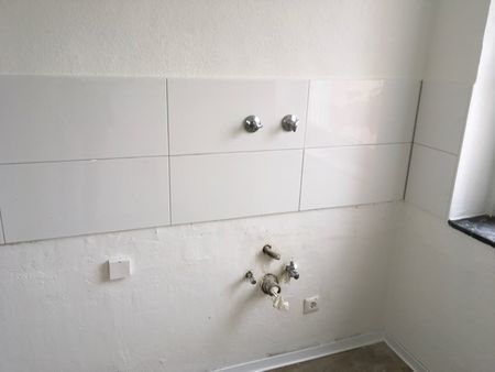 Demnächst frei! Bezugsfertige 3-Zimmer-Wohnung in der City im Angebot, mit Laminat und Tapete - Photo 5