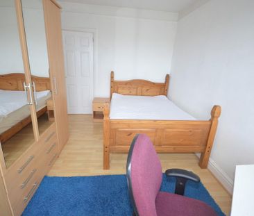 5 bedroom detached house to rent - Photo 3